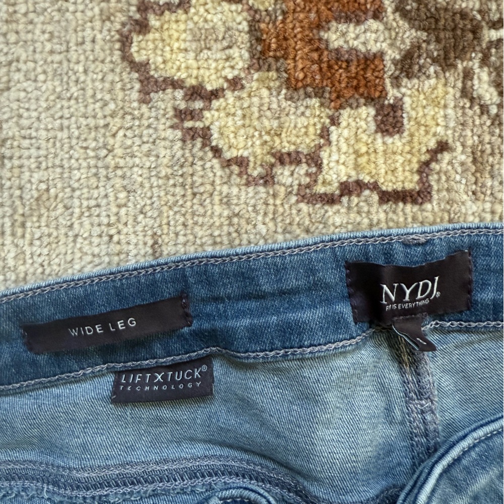 NYDJ Teresa wide leg ankle jeans. Size 8. - Picture 5 of 5